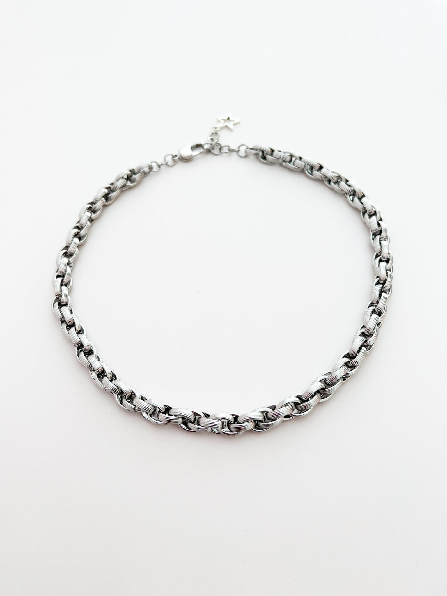 Luna Twist Necklace - Vicky&Nico