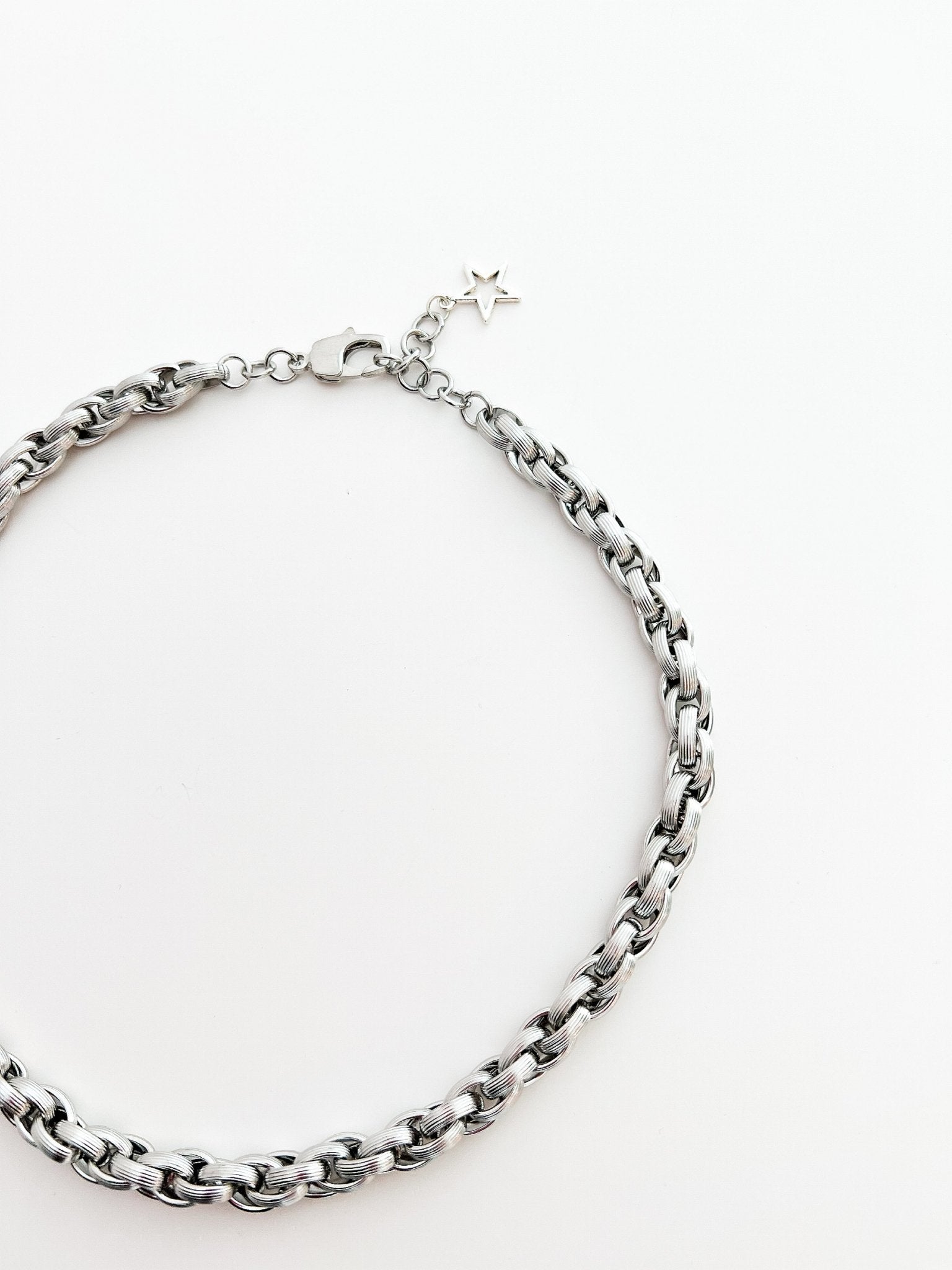 Luna Twist Necklace - Vicky&Nico